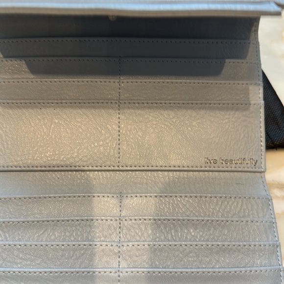 Matt and Nat ilda Wallet, dusk - Picture 4 of 8